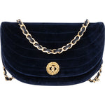 Chanel Chevron Velvet Half Moon Single Flap Crossbody Bag xxverschluss erneuern - vintageandkickz