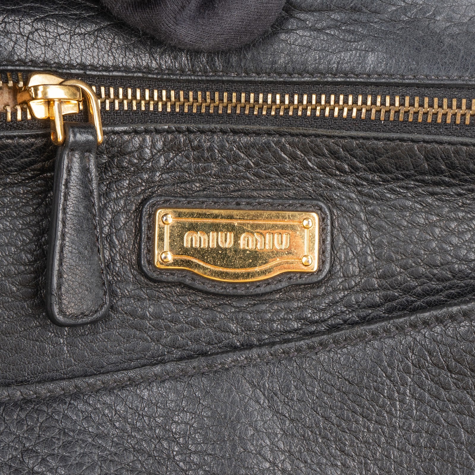 [🔄️B23 / F50] Miu Miu Vitello Lux Cofer Shoulder Bag - vintageandkickz