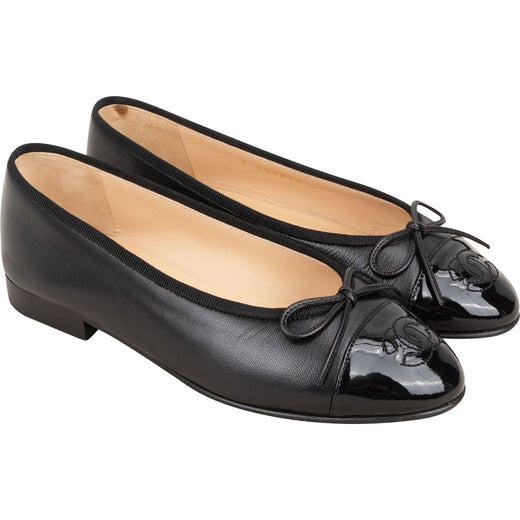 Chanel Black Lambskin Patent Cap Toe CC Ballerina Flats (34)