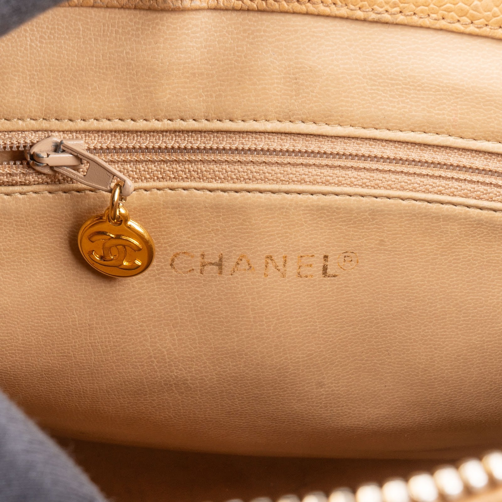 [🔄️B11 / F24] Chanel Jumbo Caviar Leather CC Ball Charm Tote Shoulder Bag - vintageandkickz