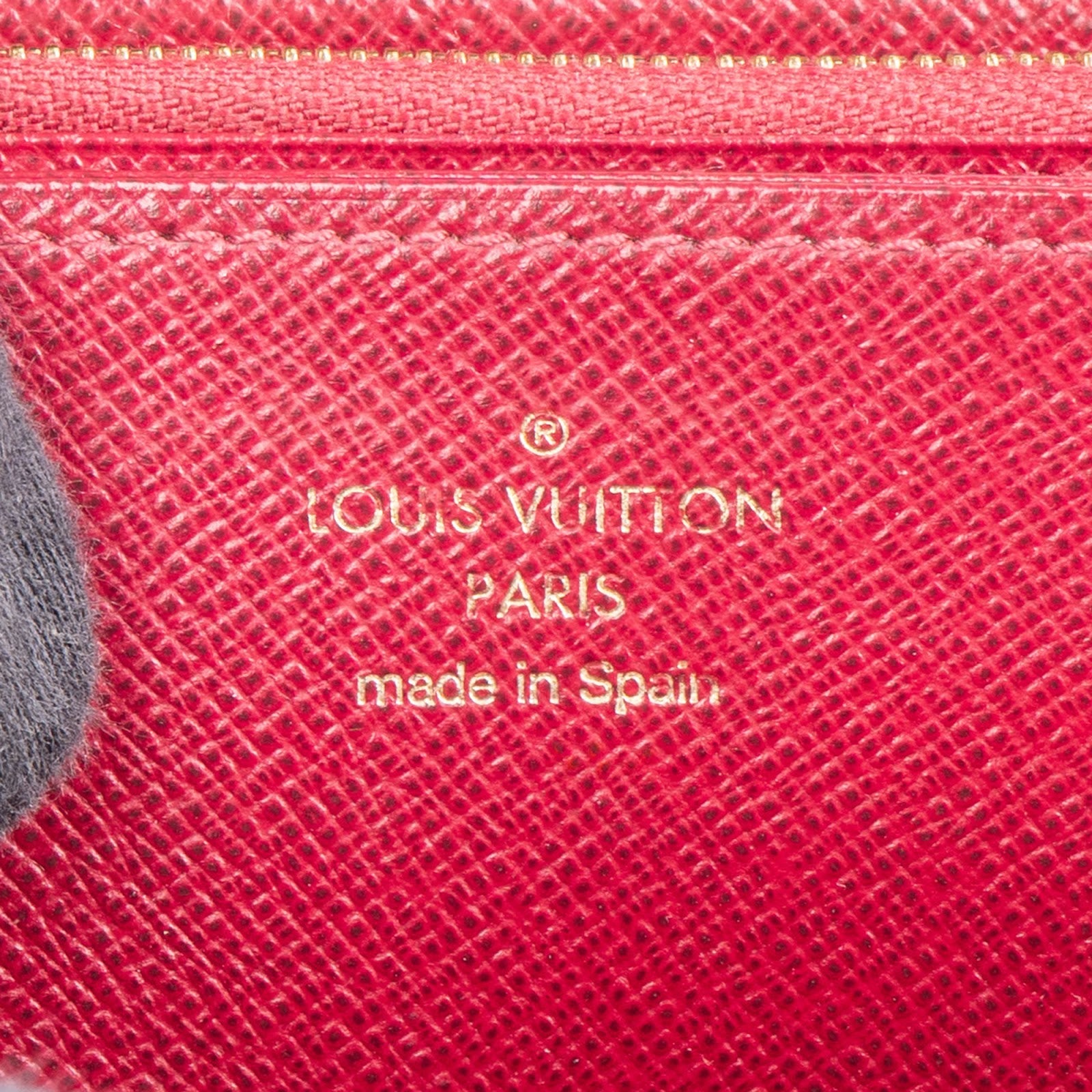 Louis Vuitton Monogram Canvas Zippy Wallet - vintageandkickz
