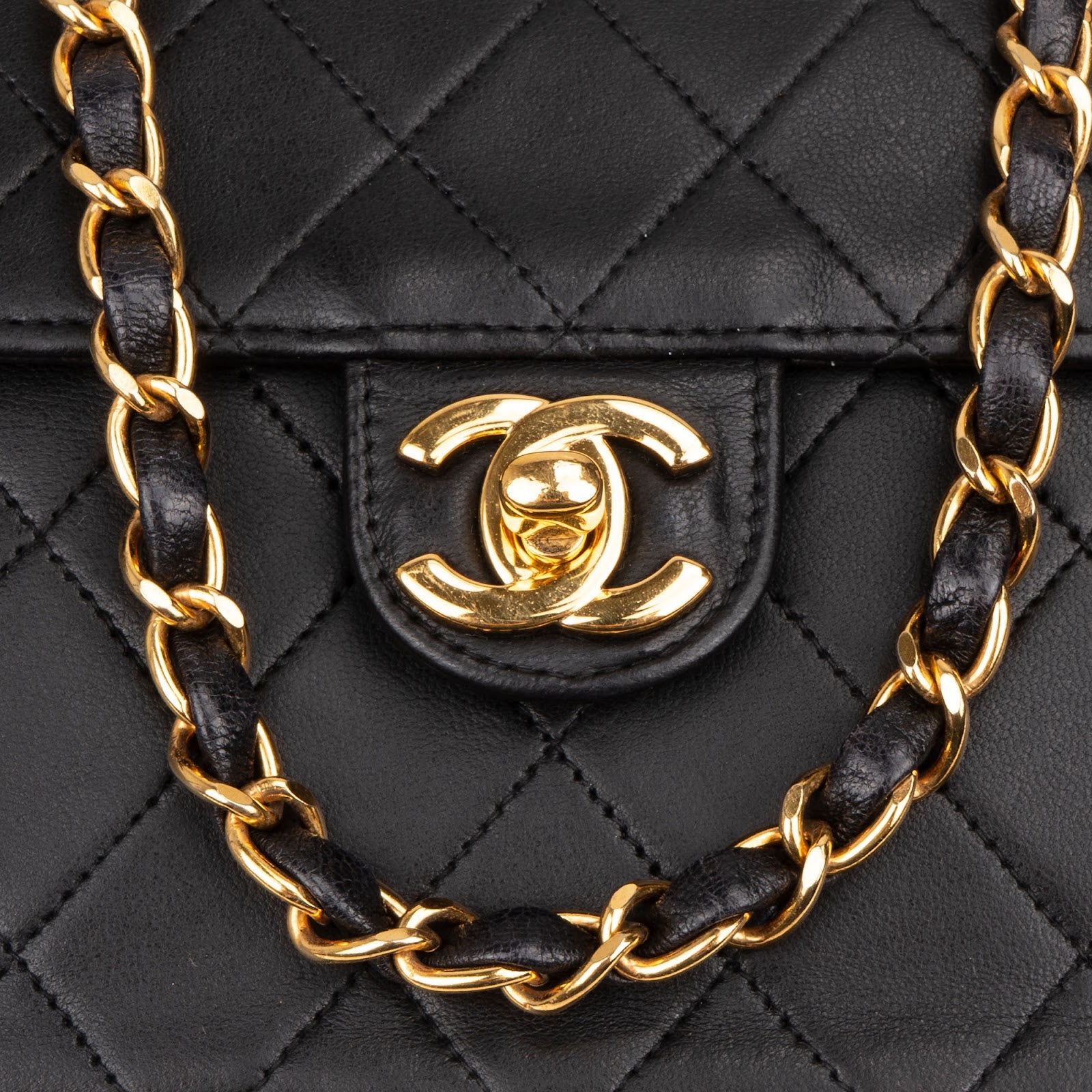 [🔄️B14 / F18] Chanel Quilted Lambskin Medium Double Flap Shoulder Bag - vintageandkickz