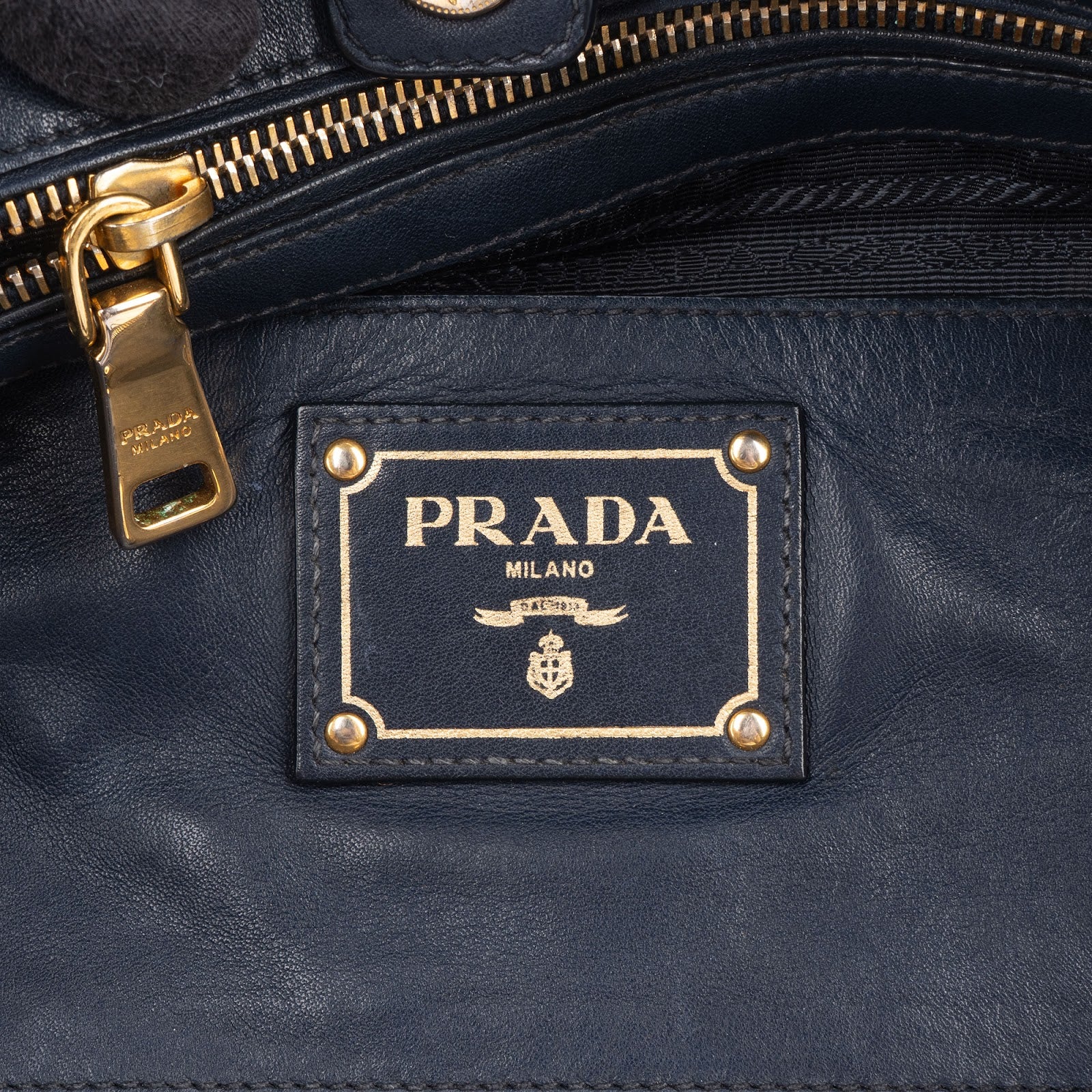 [🔄️B11 / F16] Prada Vitello Daino Leather Tote Handbag - vintageandkickz