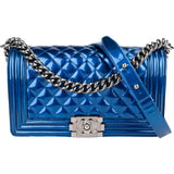 Chanel Quilted Patent Leather Boy Single Flap Crossbody Bag xx flecken auf der Lackleder Klappe? - vintageandkickz