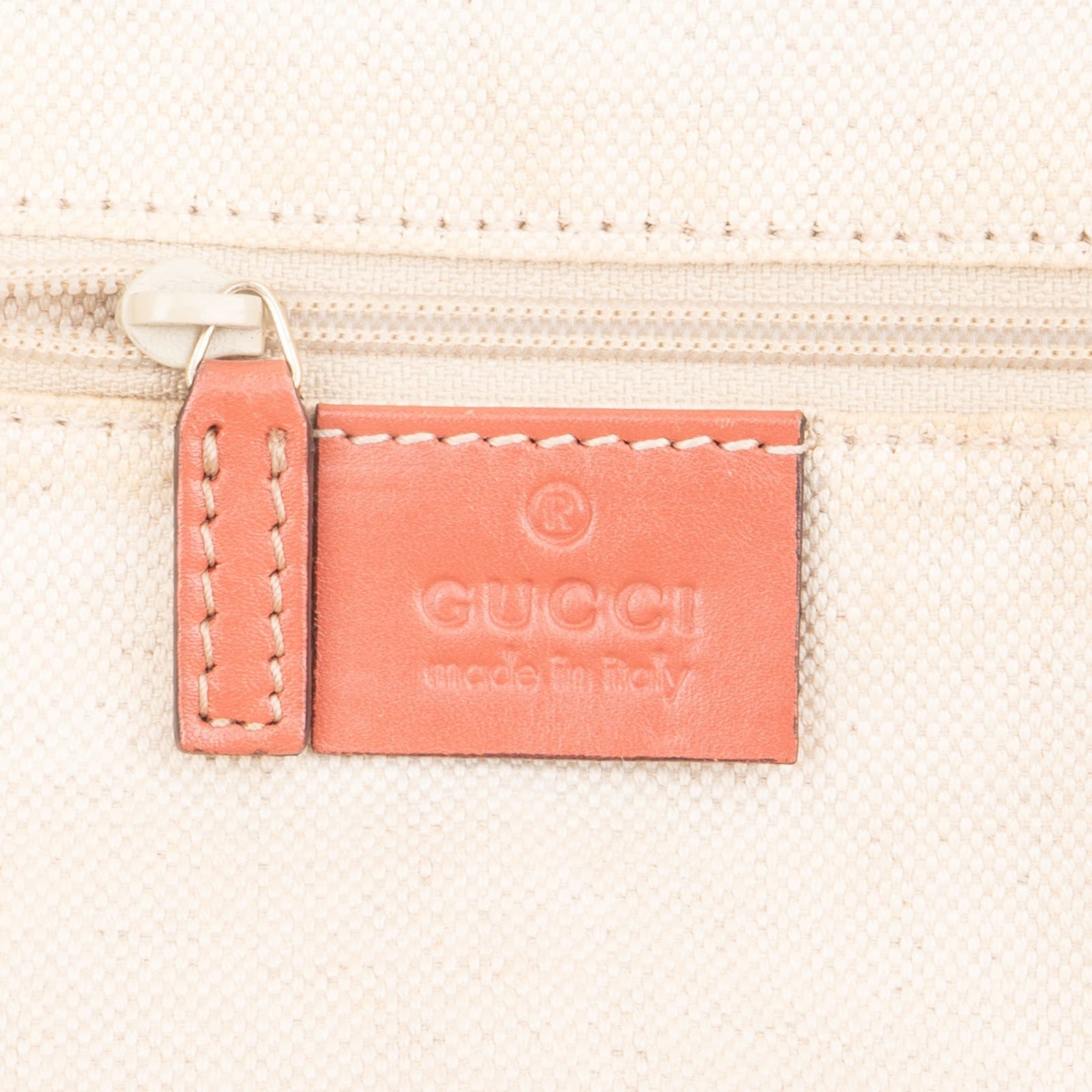 [🔄️B09 / F55] Gucci Diamante Canvas Sukey Handbag - vintageandkickz