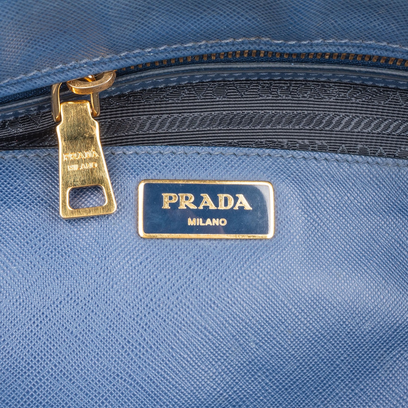 Prada Blue Saffiano Leather Galleria Handbag - vintageandkickz