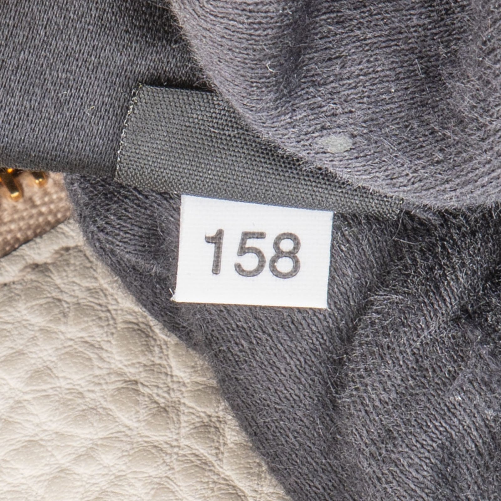 [🔄️B24 / F24] Miu Miu Vitello Daino Tote Handbag - vintageandkickz