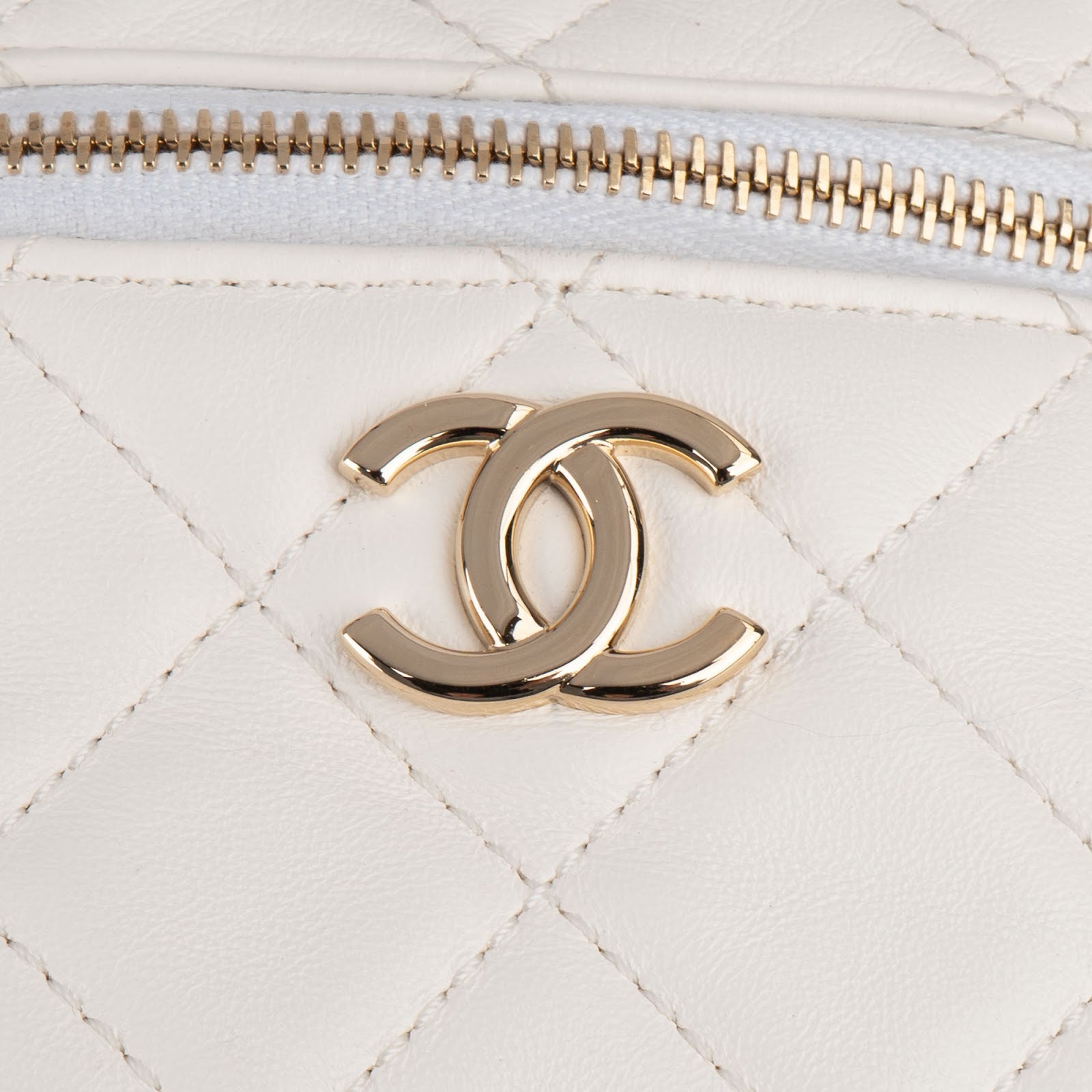 Chanel Quilted Lambskin Small Vanity Chain Handbag xx prüfen, maße - vintageandkickz