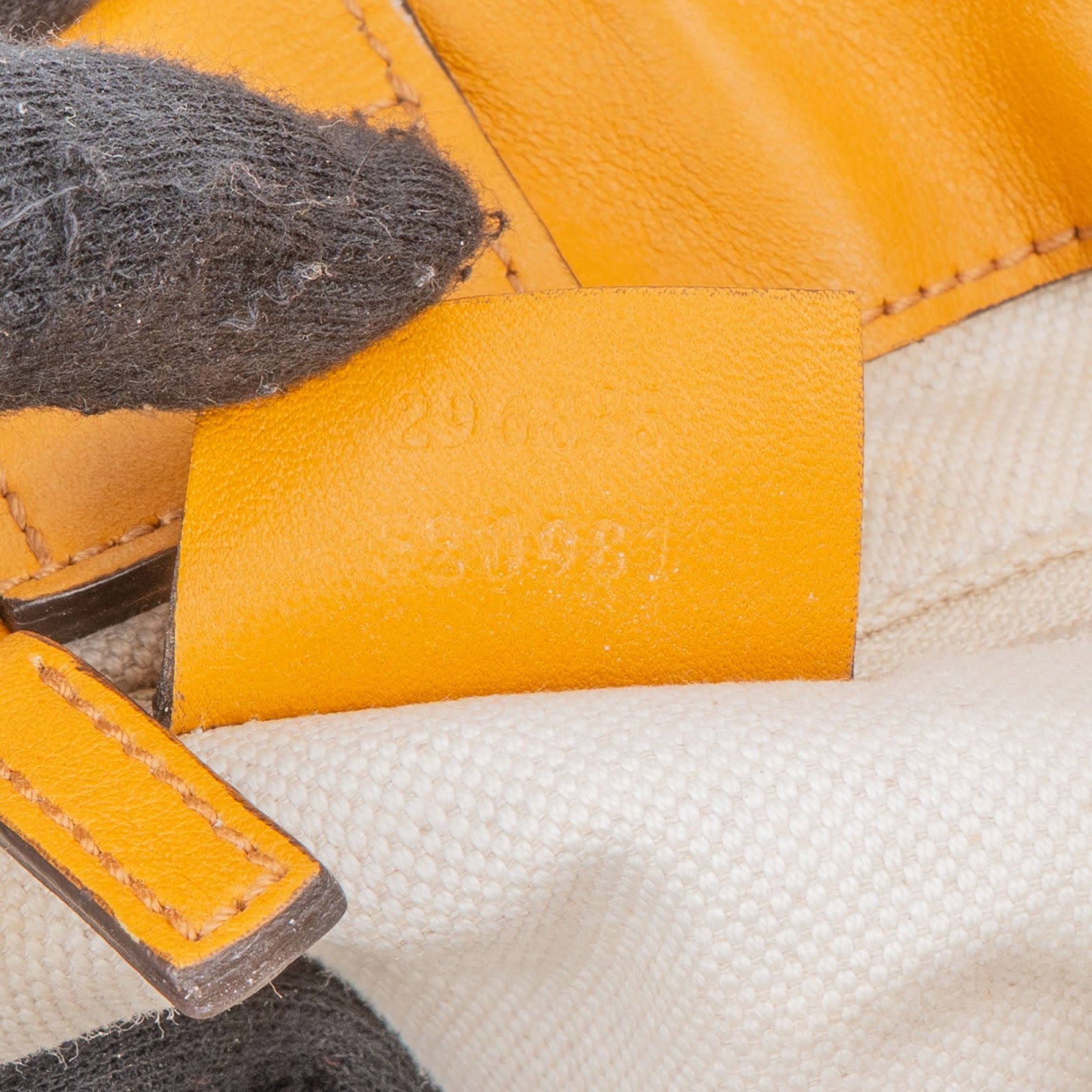 Gucci Guccissima Leather Sukey Handbag - vintageandkickz
