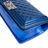 Chanel Quilted Patent Leather Boy Single Flap Crossbody Bag xx flecken auf der Lackleder Klappe? - vintageandkickz