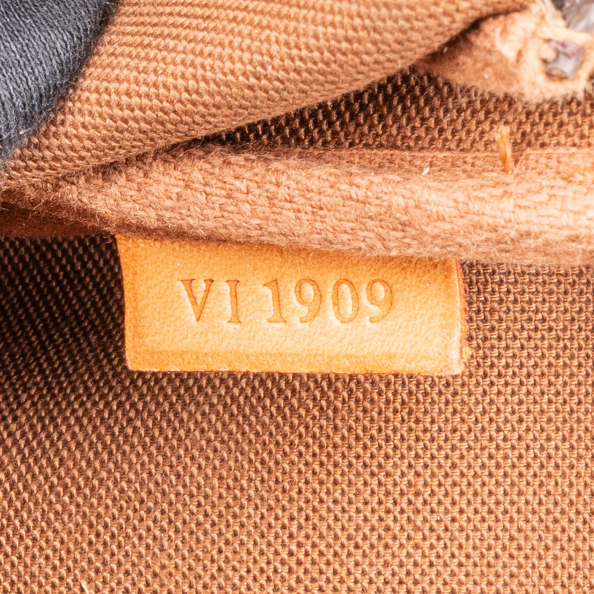 Louis Vuitton Canvas Monogram Pochette Accessoire Handbag - vintageandkickz