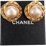Chanel Golden CC Pearl Earclips