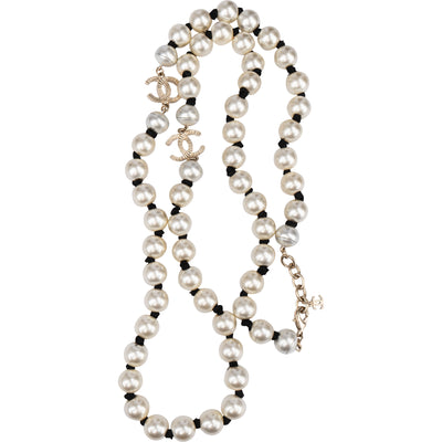 Chanel CC Pearls Necklace