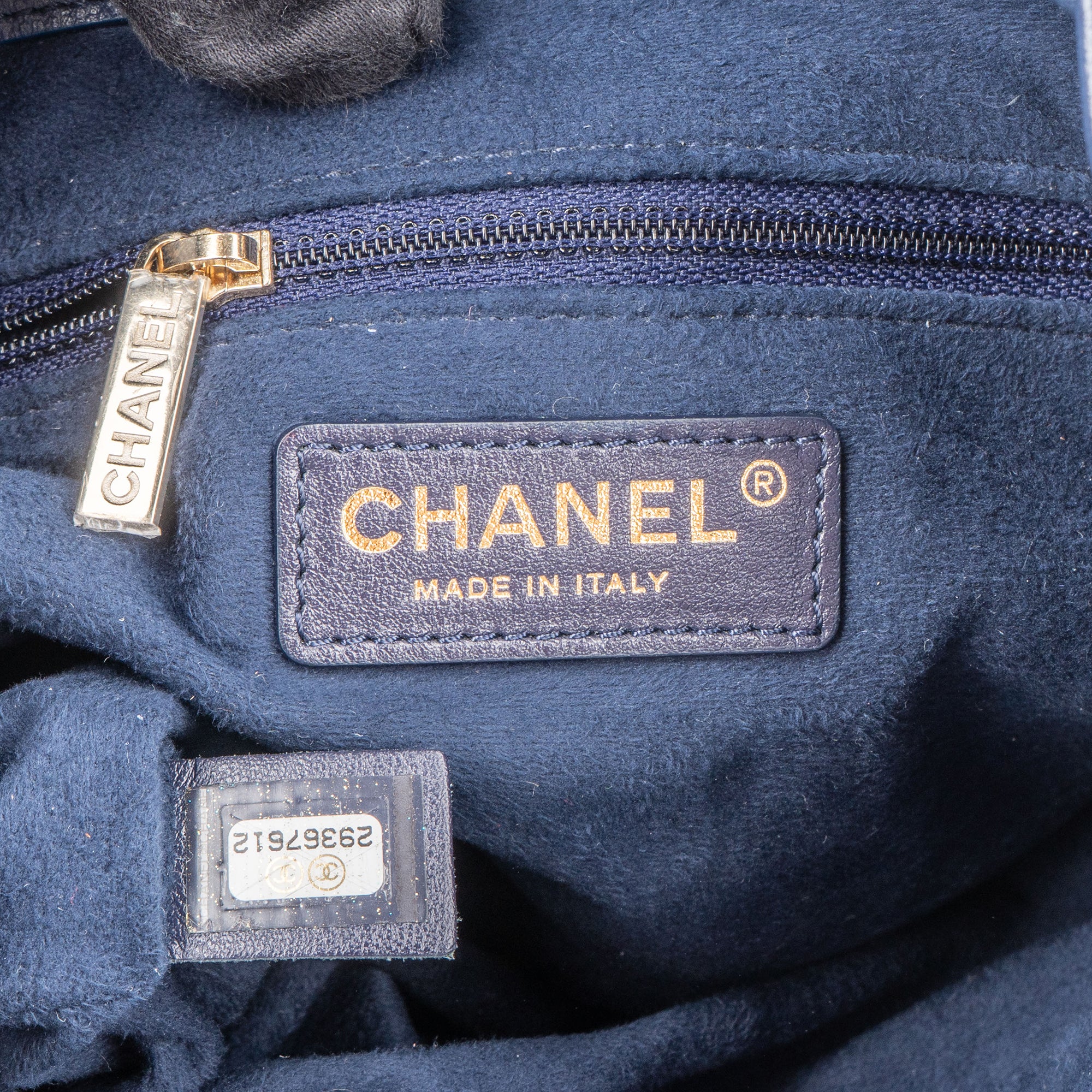 Chanel Bleu Caviar Leather Deauville Bucket Crossbody Bag - vintageandkickz