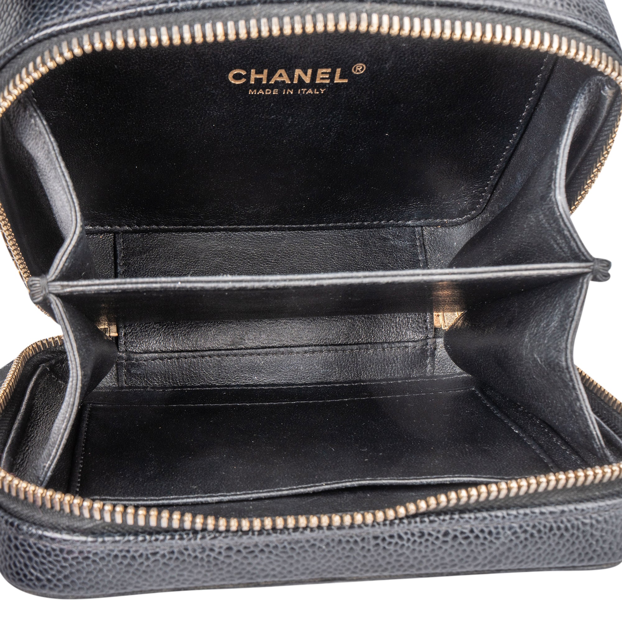 Chanel Caviar Leather CC Filigree Handbag - vintageandkickz