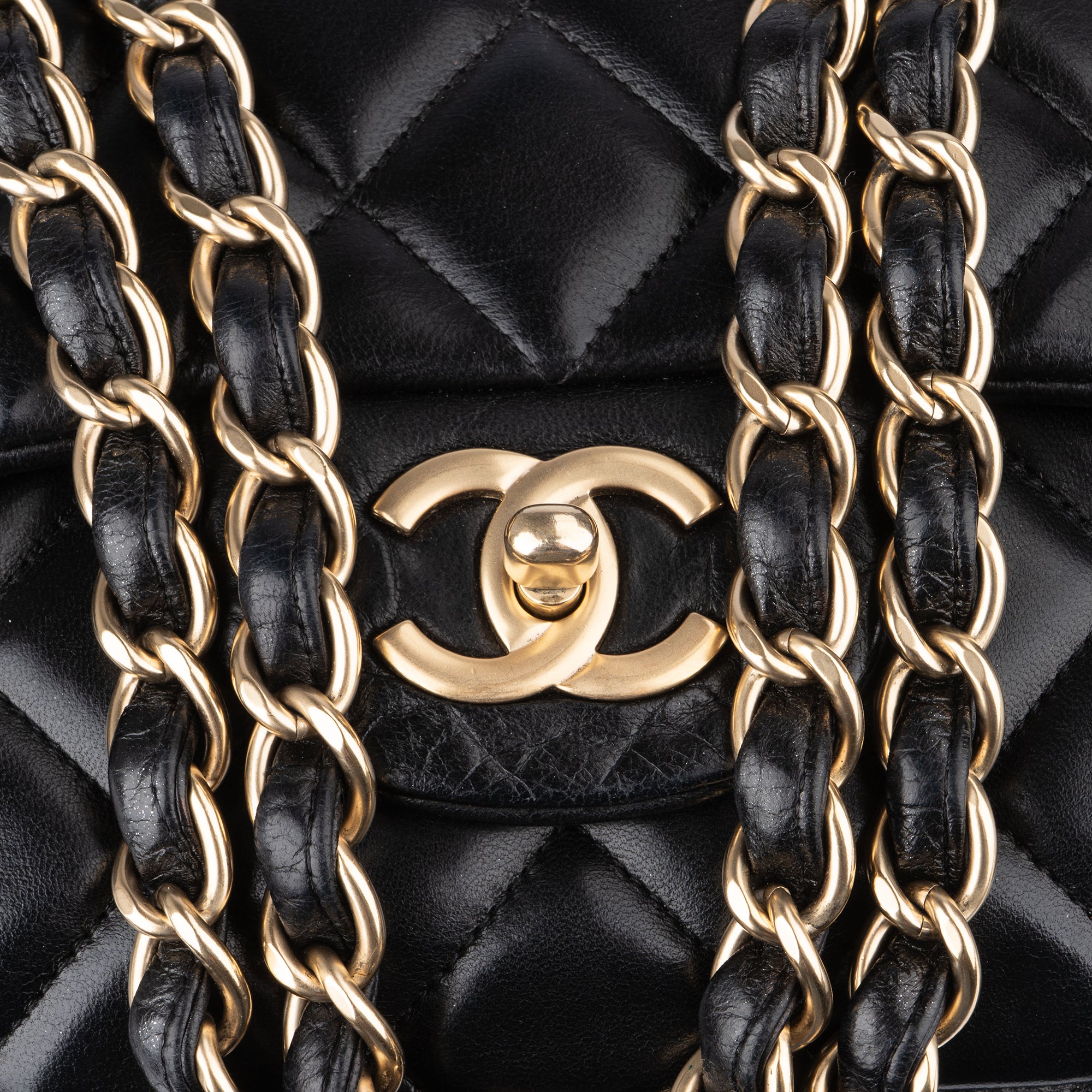 Chanel Quilted Lambskin Maxi Single Flap Crossbody - vintageandkickz