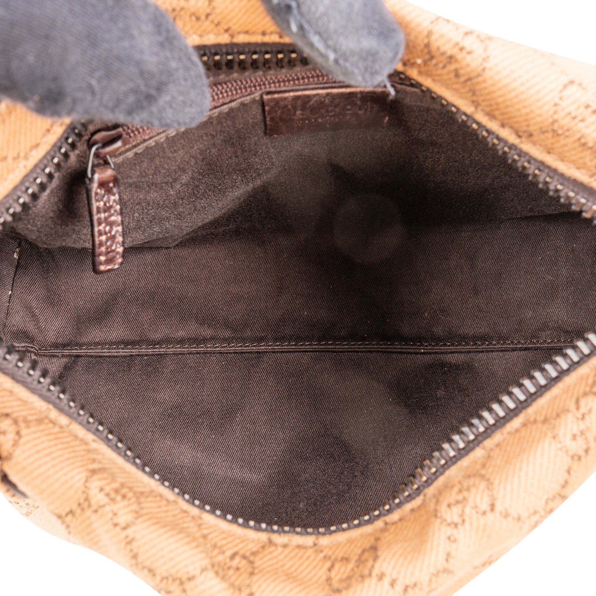 Gucci GG Monogram Shoulder Bag - vintageandkickz