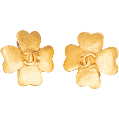 Chanel Golden CC Clovercleaf Earclips