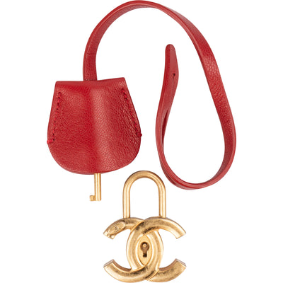 Chanel Golden CC Padlock Schloss