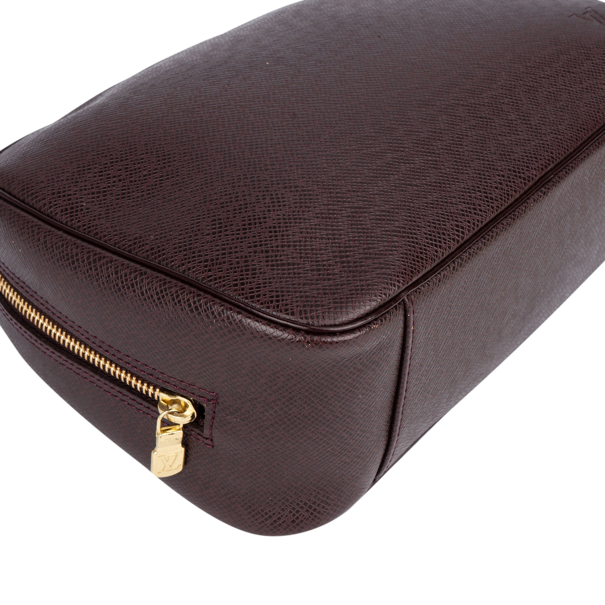 Louis Vuitton Taiga Leather Trousse Toilette Handbag - vintageandkickz