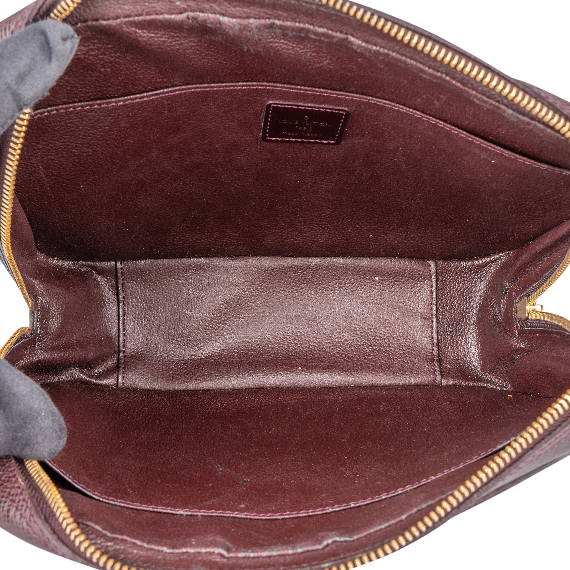 Louis Vuitton Taiga Leather Trousse Toilette Handbag - vintageandkickz