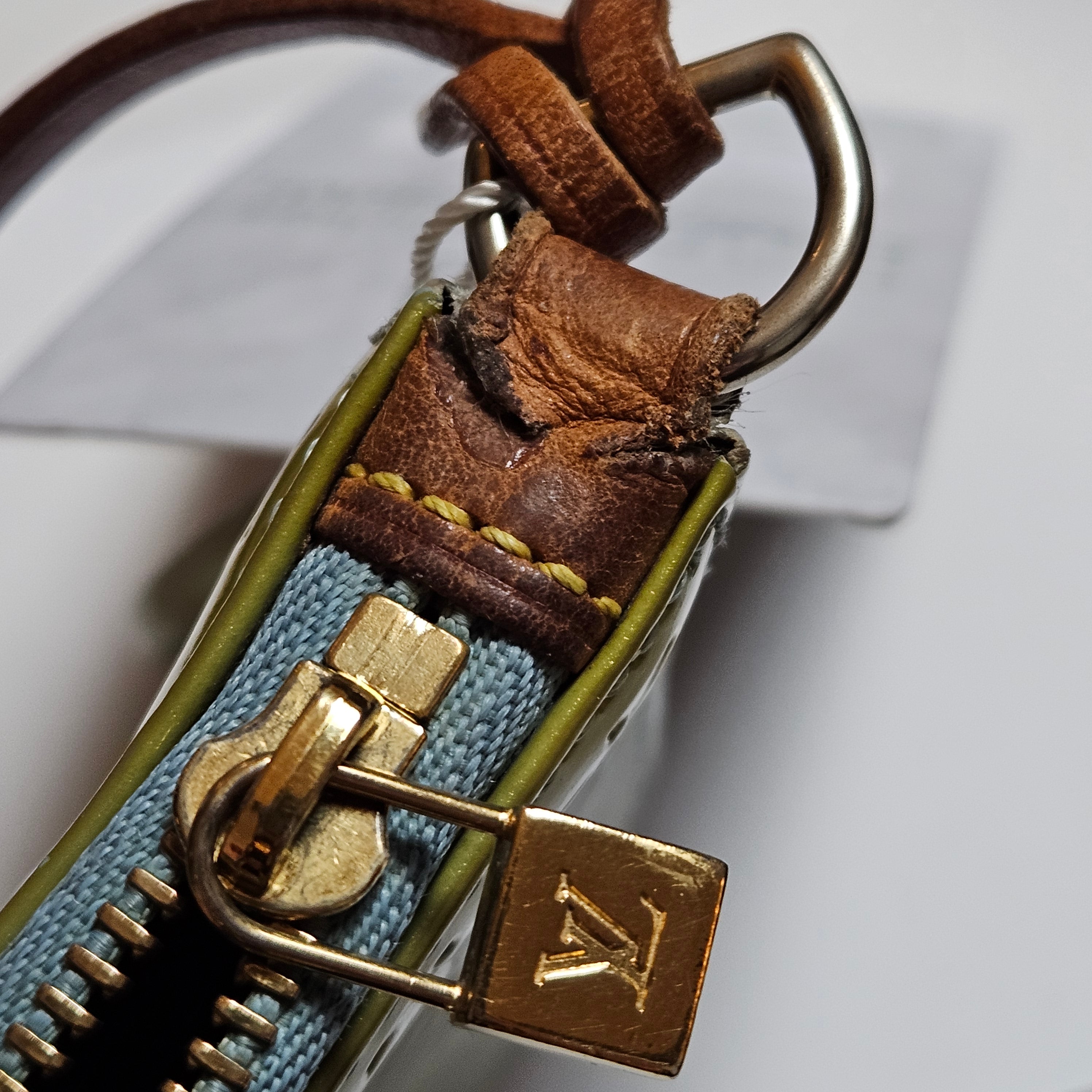 Louis Vuitton Monogram Vernis Lexington Pochette Handbag - vintageandkickz