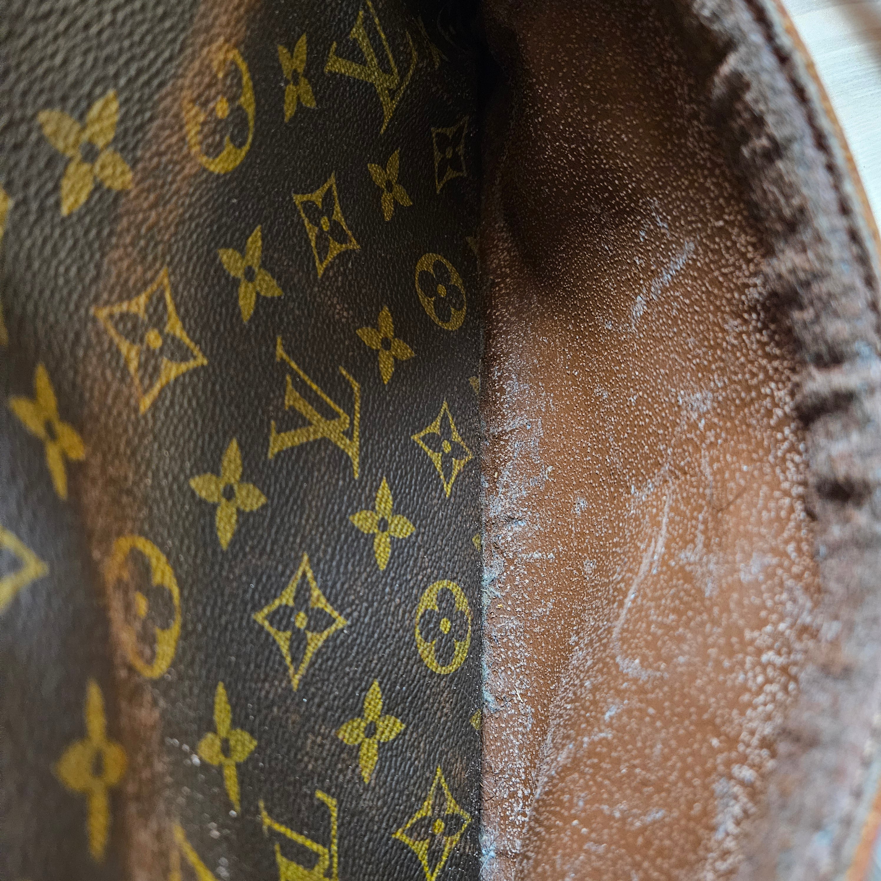 Louis Vuitton Canvas Monogram Compiegne 28 Clutch - vintageandkickz