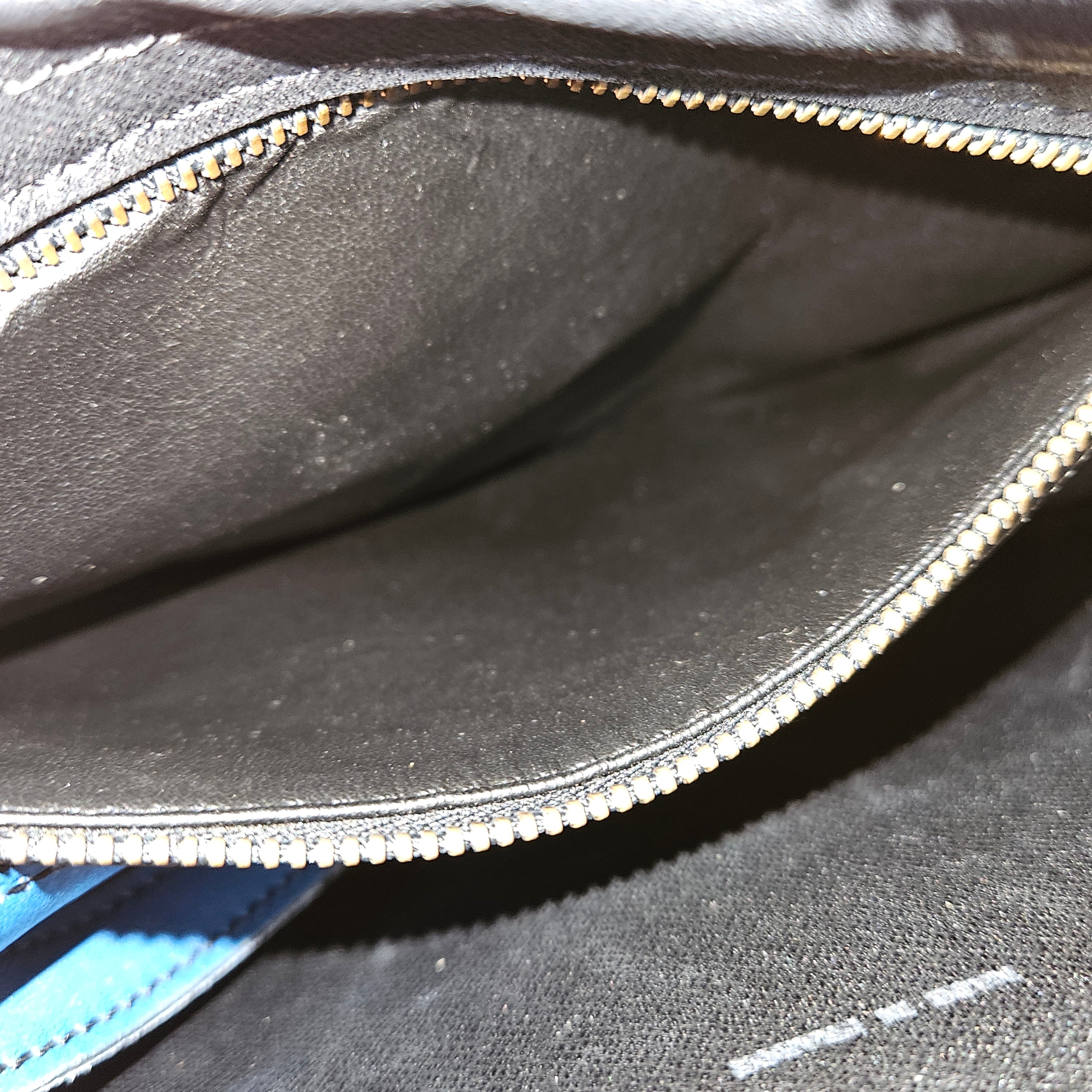 Louis Vuitton Blue Epi Leather Jeune Fille GM Crossbody Bag - vintageandkickz