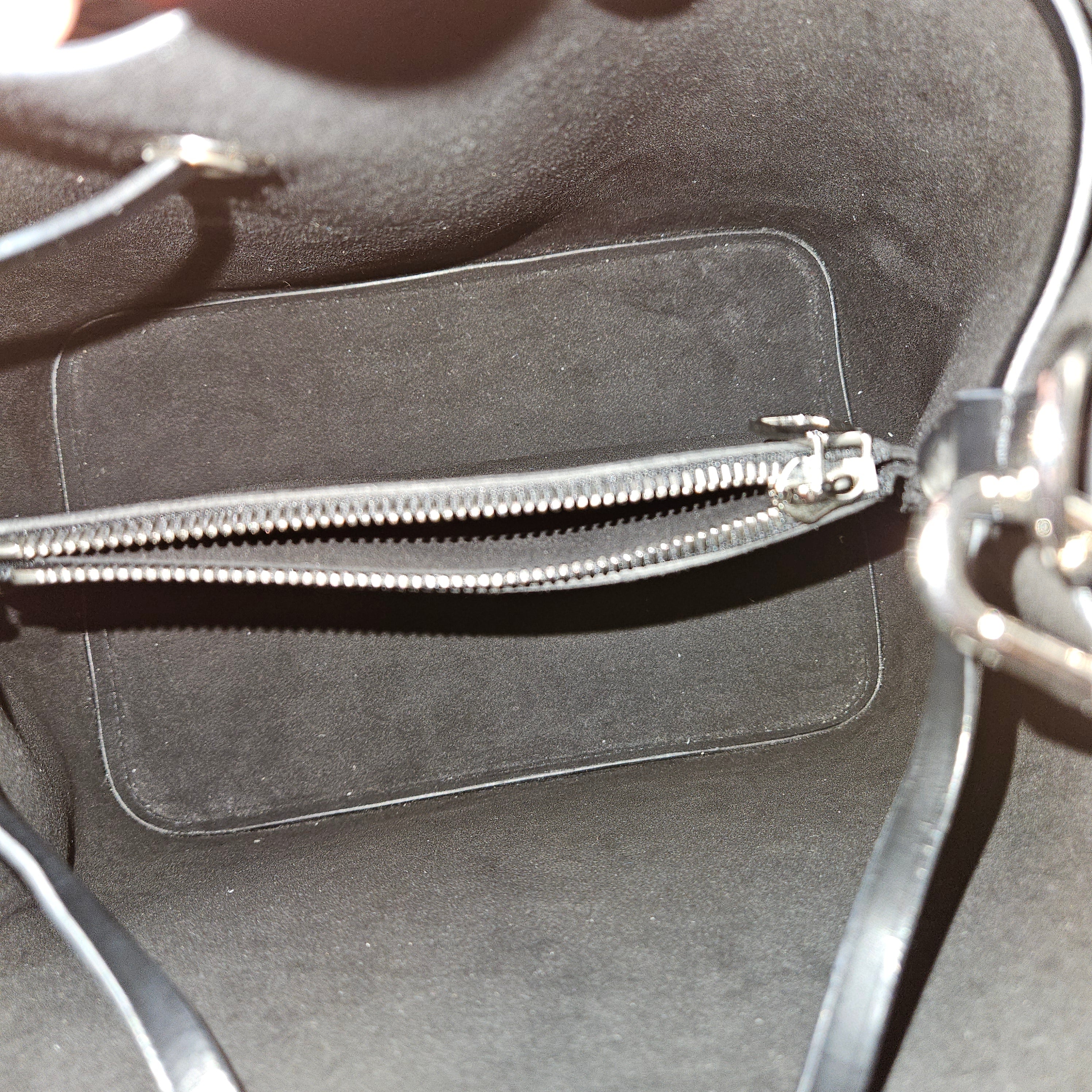 Louis Vuitton Noir Epi Leather NéoNoé Crossbody Bag - vintageandkickz