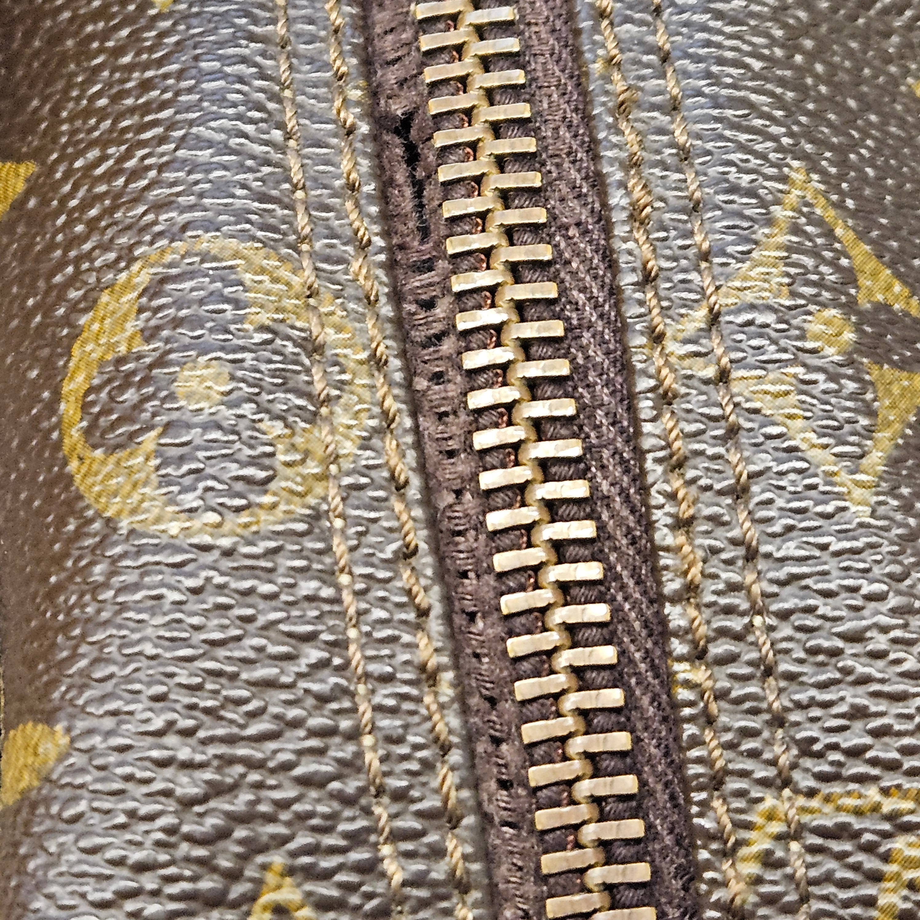 Louis Vuitton Monogram Canvas Trousse Toilette 28 Clutch - vintageandkickz